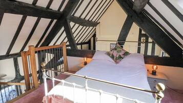1 bedroom, individually decorated, individually furnished, free WiFi