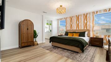 6 bedrooms, iron/ironing board, free WiFi, bed sheets