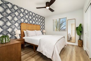 6 bedrooms, iron/ironing board, free WiFi, bed sheets - Palm Palace: 11 beds, sleeps 21, Waterslide & Golf (Coachella)