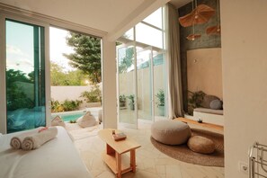 Luxe villa, uitzicht op binnenplaats | Woonruimte