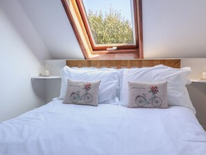 2 bedrooms, individually decorated, individually furnished, free WiFi