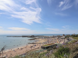 Una playa cerca