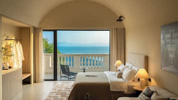 Liuguang sea view balcony pool double bed room | Ropa de cama de alta calidad y edredones de plumas