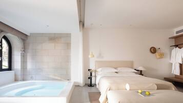 Premium bedding, down duvets, free minibar, free WiFi