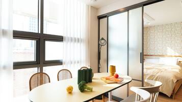 Family Suite City View non Korean nationals only | Wohnbereich