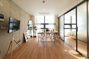 Family Suite City View non Korean nationals only | Living area - Maison de Wave 4 (Seoul)
