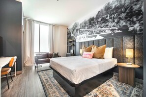 2 bedrooms, iron/ironing board, WiFi, bed sheets - Otis and Gregg Inspired Getaway with Walk Score 63 Near Cherry Street (Macon)