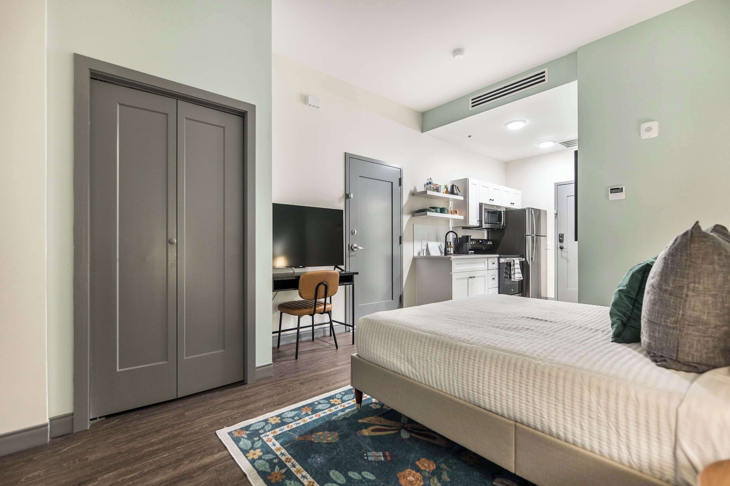 2 chambres, fer et planche à repasser, Wi-Fi, draps fournis