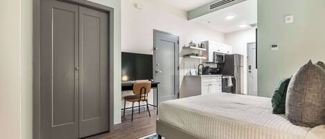 2 chambres, fer et planche à repasser, Wi-Fi, draps fournis