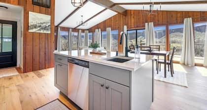 Warm Creek Bungalow, RIVER VIEWS