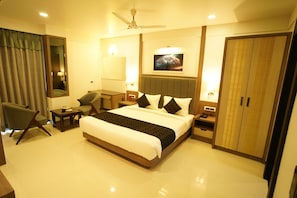 Premium Room | Free WiFi - Hotel Square S (Varanasi)