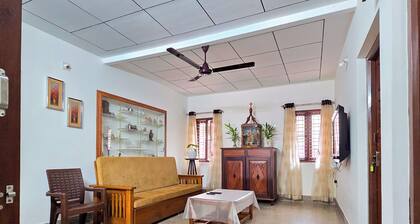 2BHK Private Entire House - Glanwoods Inn