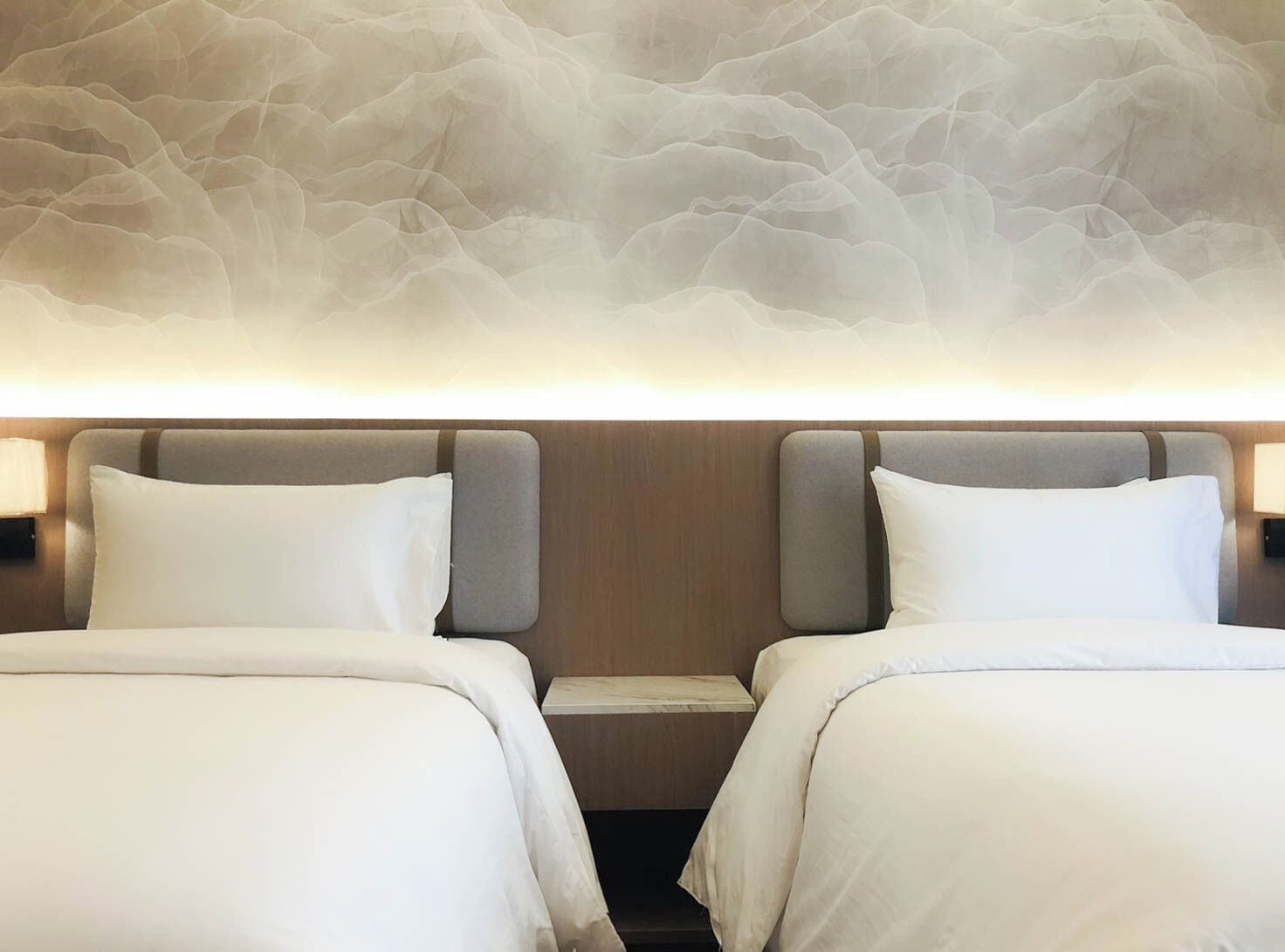 Een gratis minibar, een kluis op de kamer, een bureau