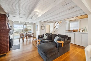 TV, fireplace, offices, printers