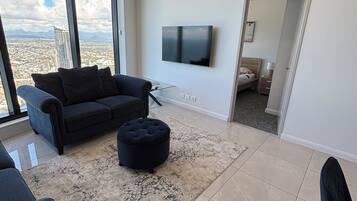 Apartment, 2 Bedrooms, Ocean View | Living area