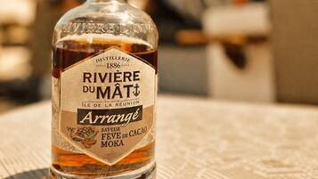 Alimentos y bebidas
