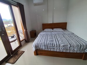 Escritorio, espacio para trabajar con un portátil, wifi gratis