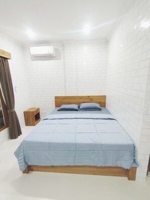 Classic Double Room, Balcony | Desk, laptop workspace, free WiFi, bed sheets - Rumah Candri (Ubud)