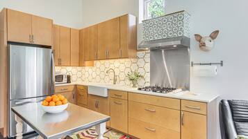 Fridge, microwave, coffee/tea maker, toaster