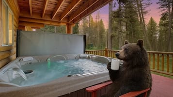 Tina de hidromasaje al aire libre