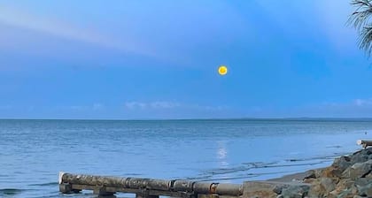 Pantai Indah (Beautiful Beach) Villa, Hervey Bay