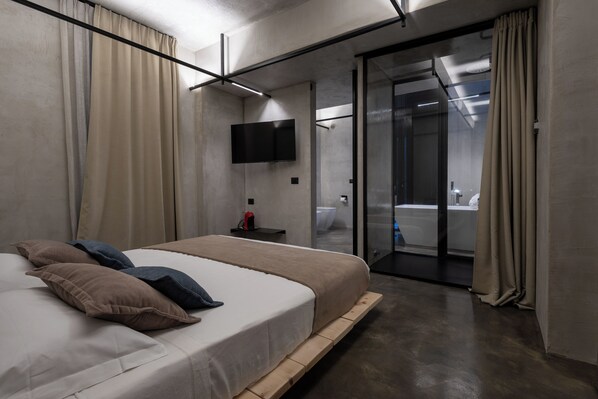 ميني بار وخزنة داخل الغرفة وواي فاي مجانًا