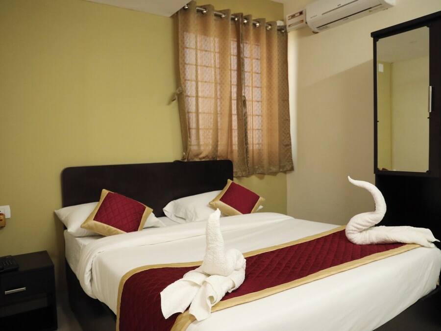 Bộ đồ giường kháng dị ứng, bàn, truy cập Internet không dây miễn phí