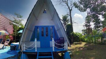 Studio Klasik, balkon, pemandangan kebun | Ruang kerja ramah laptop