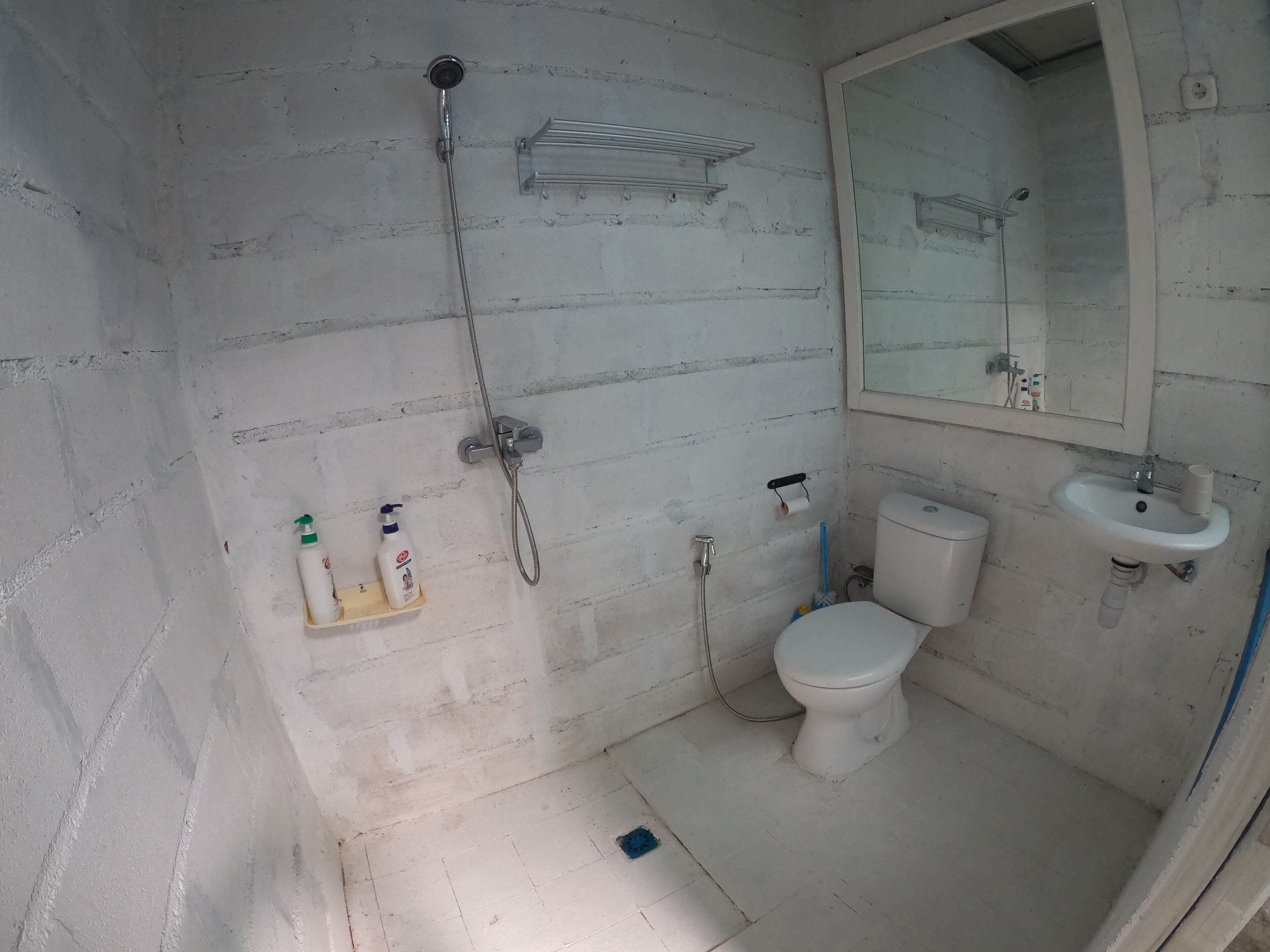 Comfort Triple Room, Balcony, Garden View | Bathroom | Shower, towels, soap, shampoo