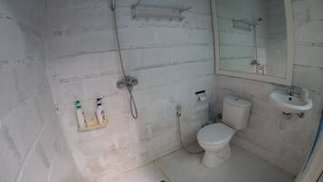 Comfort Triple Room, Balcony, Garden View | Bathroom | Shower, towels, soap, shampoo