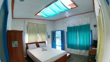 Comfort Triple Room, Balcony, Garden View | Laptop workspace