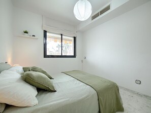 2 chambres, fer et planche à repasser, accès Internet, draps fournis