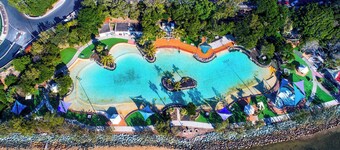 Bridgeport pet-friendly Pool Getaway