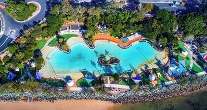 Bridgeport pet-friendly Pool Getaway