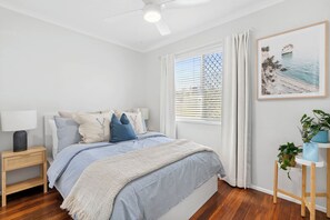 3 bedrooms, desk, iron/ironing board, travel crib