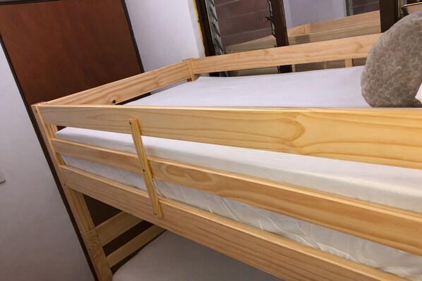 1 bedroom, desk, free WiFi, bed sheets