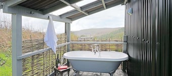 Luxurious Shepherds Huts, Outdoor Baths, Sea Views