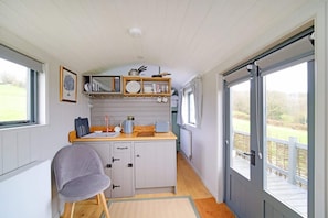 Fridge, microwave, oven, stovetop - Luxurious Shepherds Huts, Outdoor Baths, Sea Views (Devon)