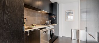 Wake Up to Views, Pool & the South Yarra Lifestyle
