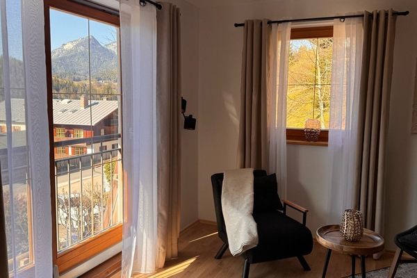 Auszeit an der Bergquelle mit 2 Schlafzimmer, Bad mit Dusche/WC und Terrasse-Lounge Bereich großes Schlafzimmer