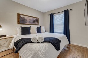 3 habitaciones, tabla de planchar con plancha, cuna de viaje y wifi