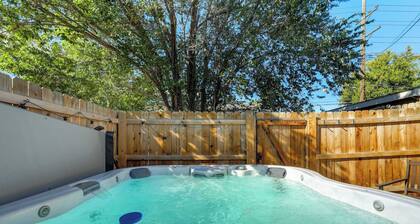 Bonny Beaut! Basement Suite w Hot Tub & Fire Pit!