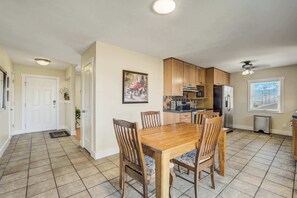 Dining - Iron View! Retreat w/ Hot Tub & Mountain Views (Colorado Springs)