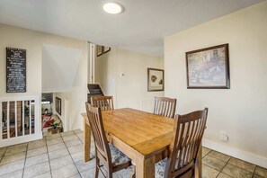 Dining - Iron View! Retreat w/ Hot Tub & Mountain Views (Colorado Springs)