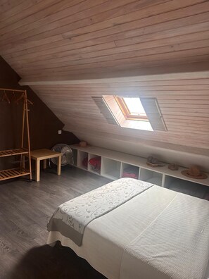 2 bedrooms, iron/ironing board, WiFi, bed sheets - La Maison d'Aristide near the sea (Damgan)