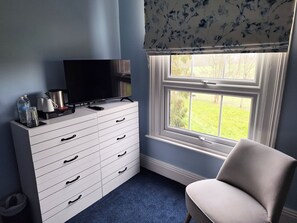 Interior - Ensuite Double Room with Countryside Views (Cranleigh)