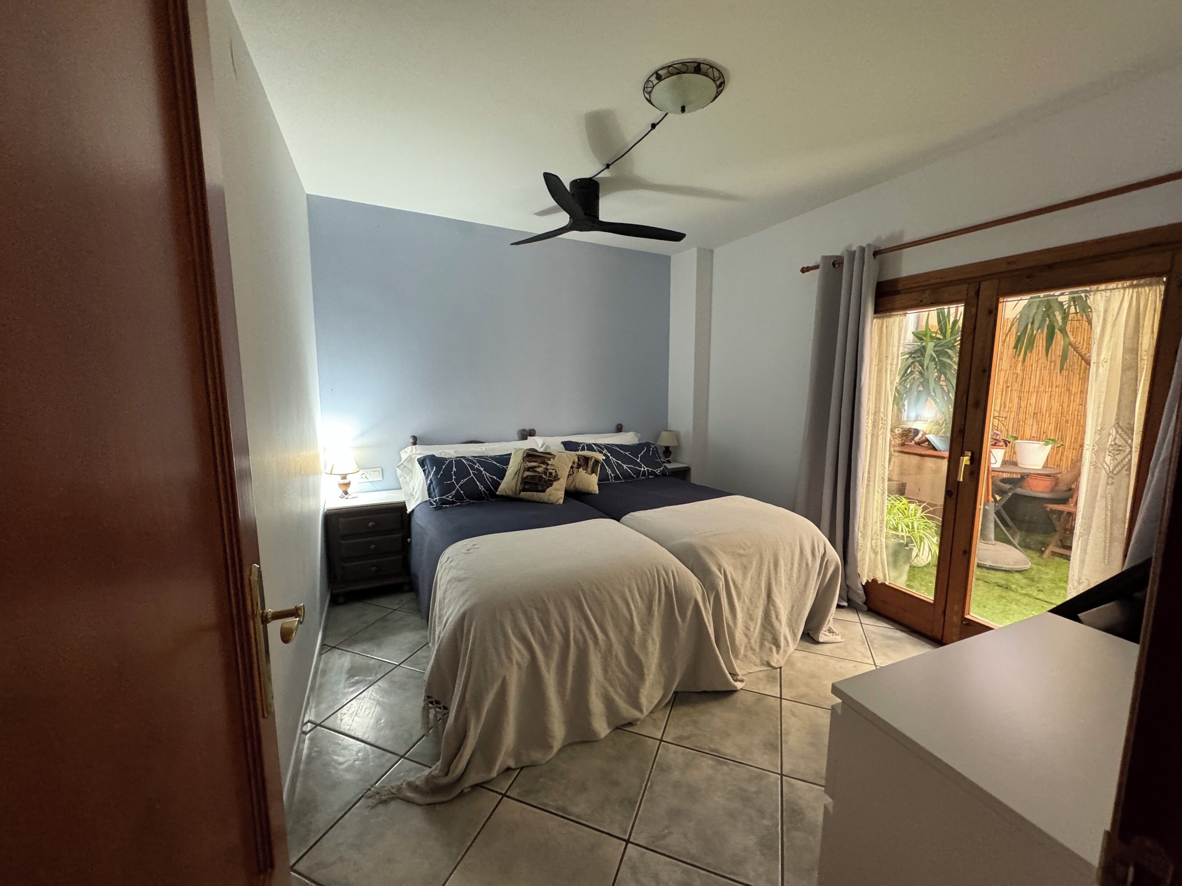 4 slaapkamers, een strijkplank/strijkijzer, gratis wifi, beddengoed