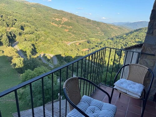 La fusteria del casat rural apartment EL BOSC, calm, nature with chimney
