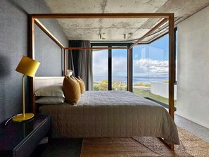 4 bedrooms, WiFi, bed sheets - Silver Bay Villa - A Contemporary Beach House on the Cape West Coast (Saint Helena Bay)