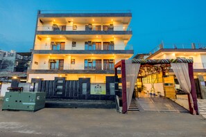 Front of property - Hotel the classic inn noida sec 70 (Noida)